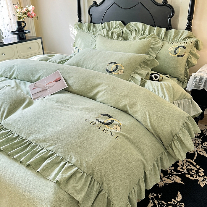 91家纺网 家纺一手货源 找家纺 贝凯瑞 2026新款法式轻奢复古仿亚麻木棉皱皱棉双层纱花边四件套-鎏光系列 青榄雅颂