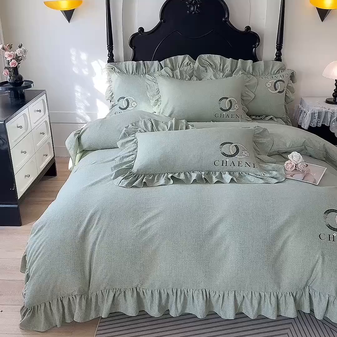 91家纺网 家纺一手货源 找家纺 贝凯瑞 2026新款法式轻奢复古仿亚麻木棉皱皱棉双层纱花边四件套-鎏光系列 青榄雅颂