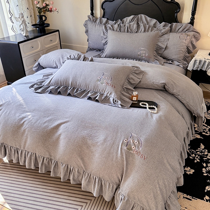 91家纺网 家纺一手货源 找家纺 贝凯瑞 2026新款法式轻奢复古仿亚麻木棉皱皱棉双层纱花边四件套-鎏光系列 雾屿灰调