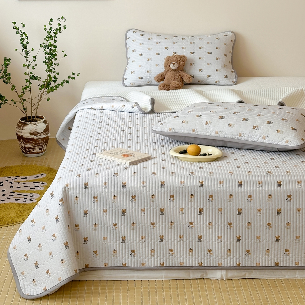 91家纺网 家纺一手货源 找家纺 漫时光 2026新款纯棉小清新棉花夹层床盖 条纹灰熊