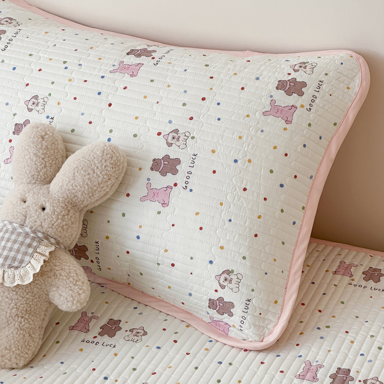 91家纺网 家纺一手货源 找家纺 漫时光 2026新款纯棉小清新棉花夹层床盖 幸运派对