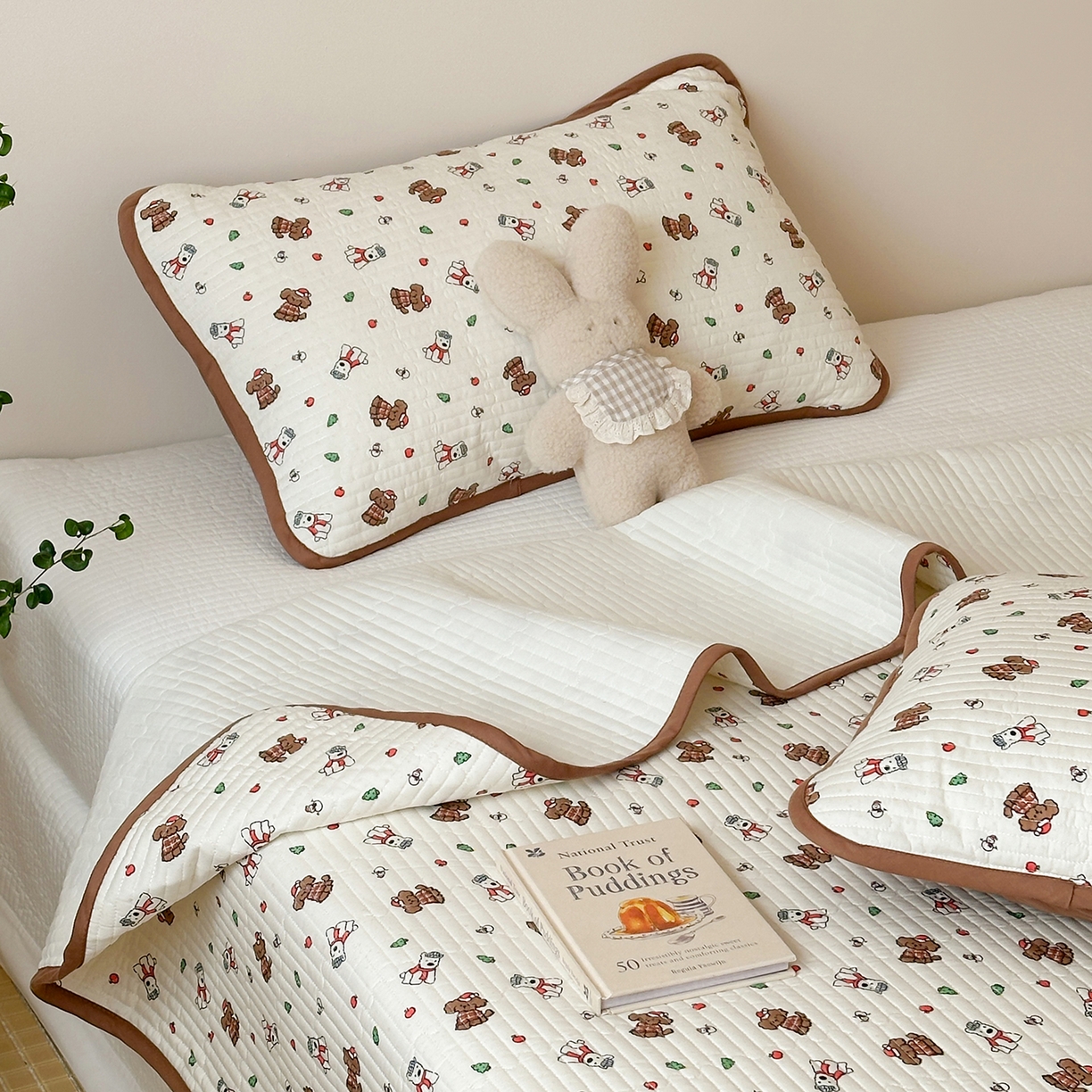 91家纺网 家纺一手货源 找家纺 漫时光 2026新款纯棉小清新棉花夹层床盖 奶茶汪汪