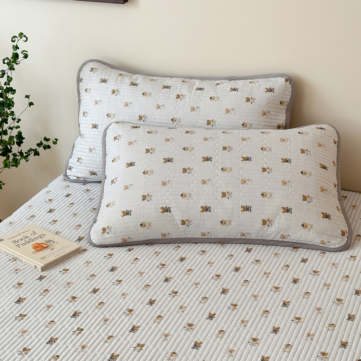 91家纺网 家纺一手货源 找家纺 漫时光 2026新款纯棉小清新棉花夹层床盖 条纹灰熊