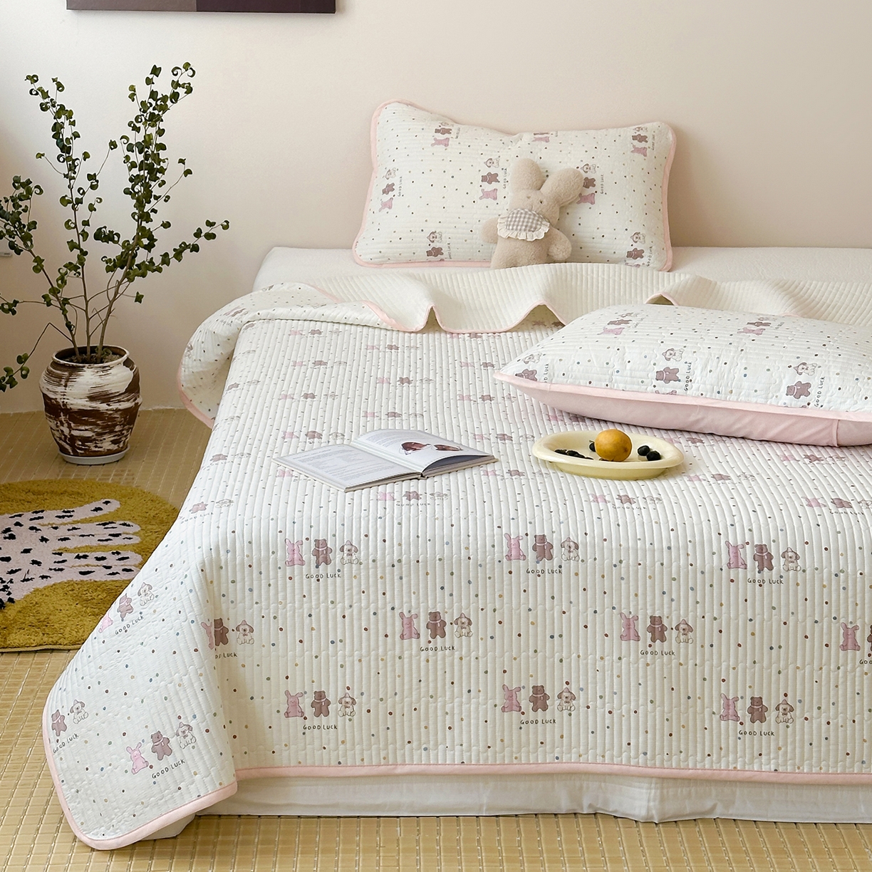 91家纺网 家纺一手货源 找家纺 漫时光 2026新款纯棉小清新棉花夹层床盖 幸运派对