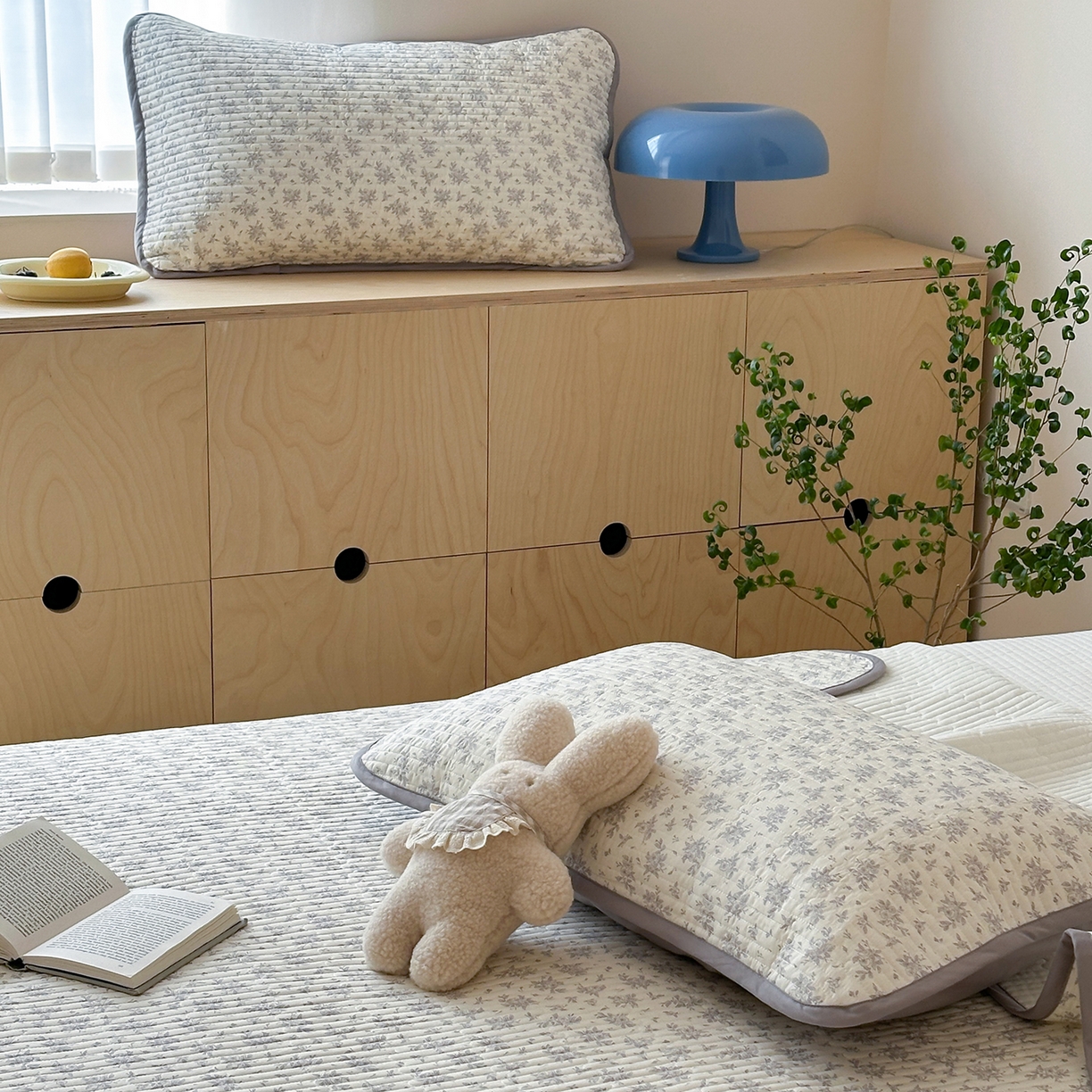 91家纺网 家纺一手货源 找家纺 漫时光 2026新款纯棉小清新棉花夹层床盖 灰絮花影