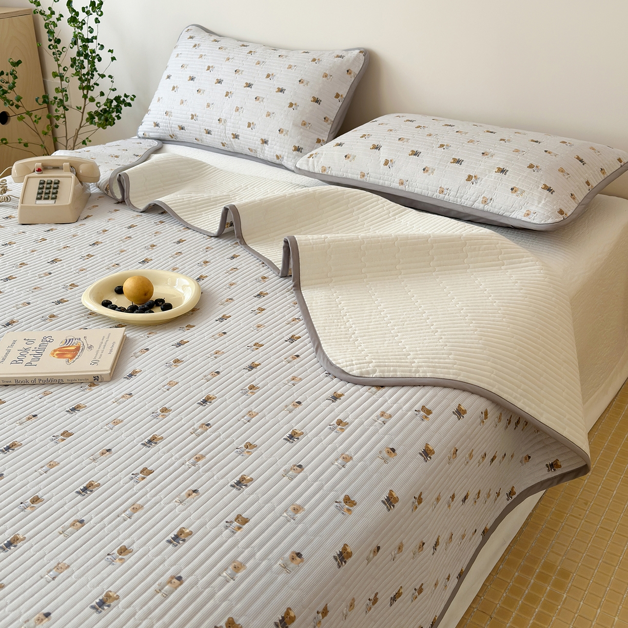 91家纺网 家纺一手货源 找家纺 漫时光 2026新款纯棉小清新棉花夹层床盖 条纹灰熊