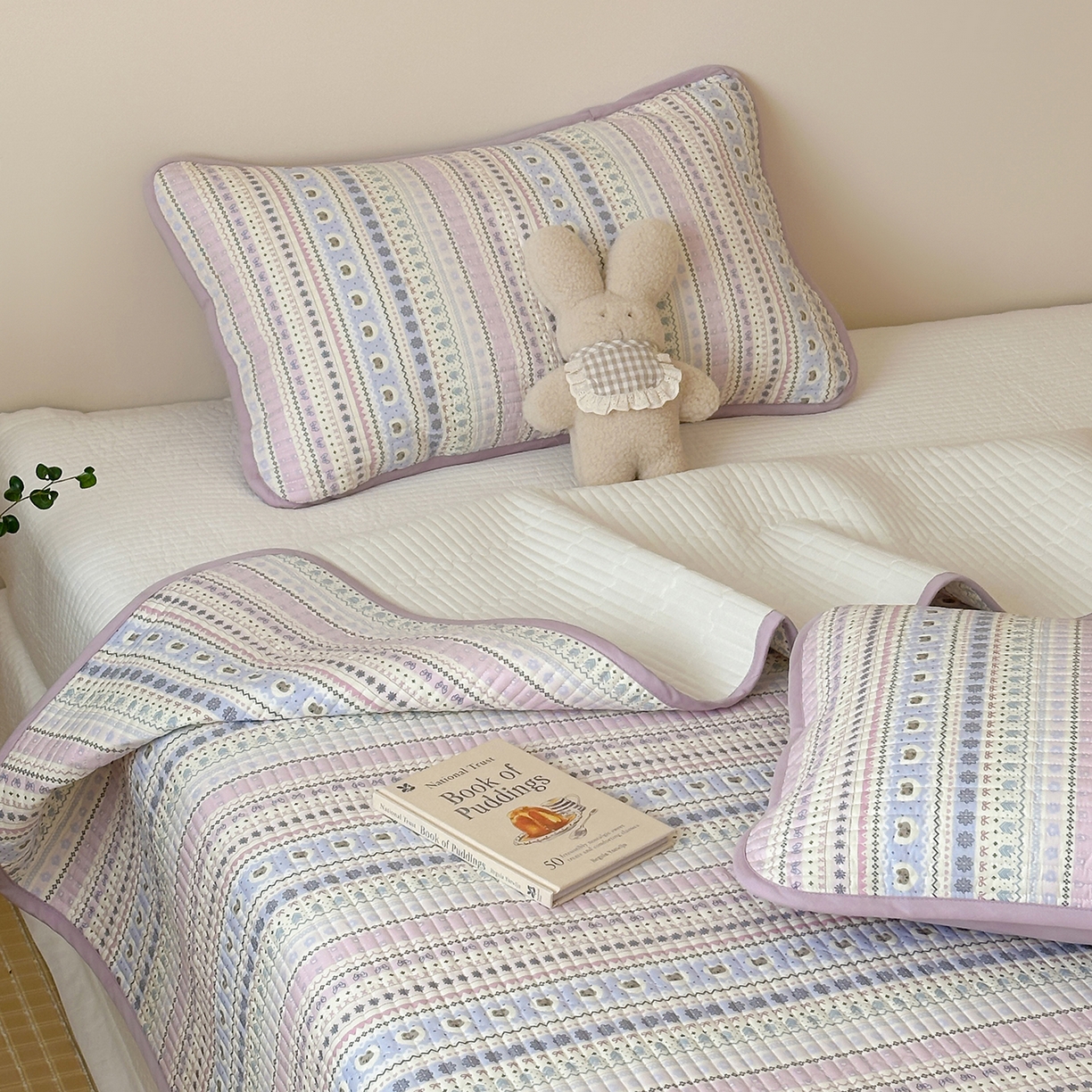 91家纺网 家纺一手货源 找家纺 漫时光 2026新款纯棉小清新棉花夹层床盖 费尔岛-紫