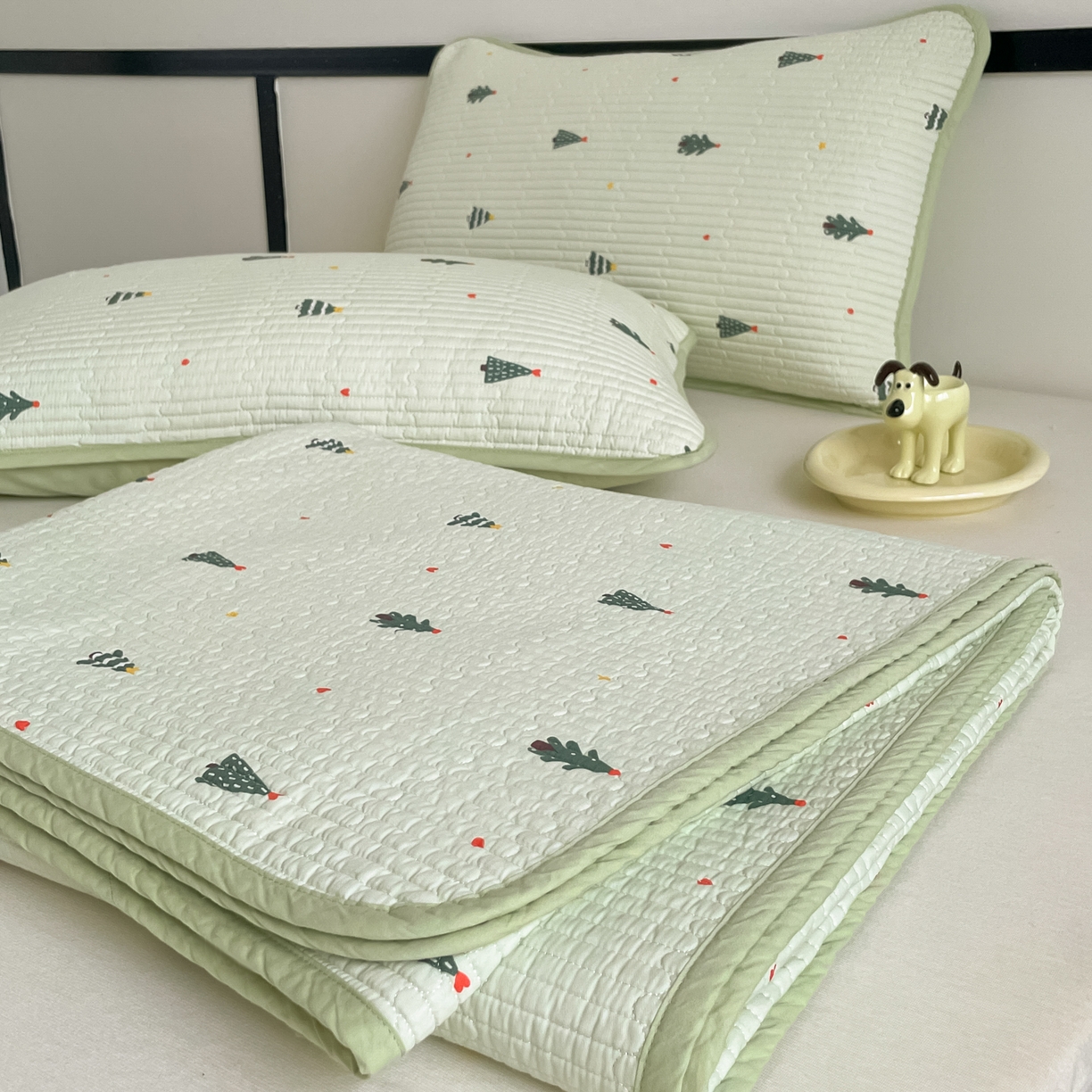 91家纺网 家纺一手货源 找家纺 漫时光 2026新款纯棉小清新棉花夹层床盖 圣诞树