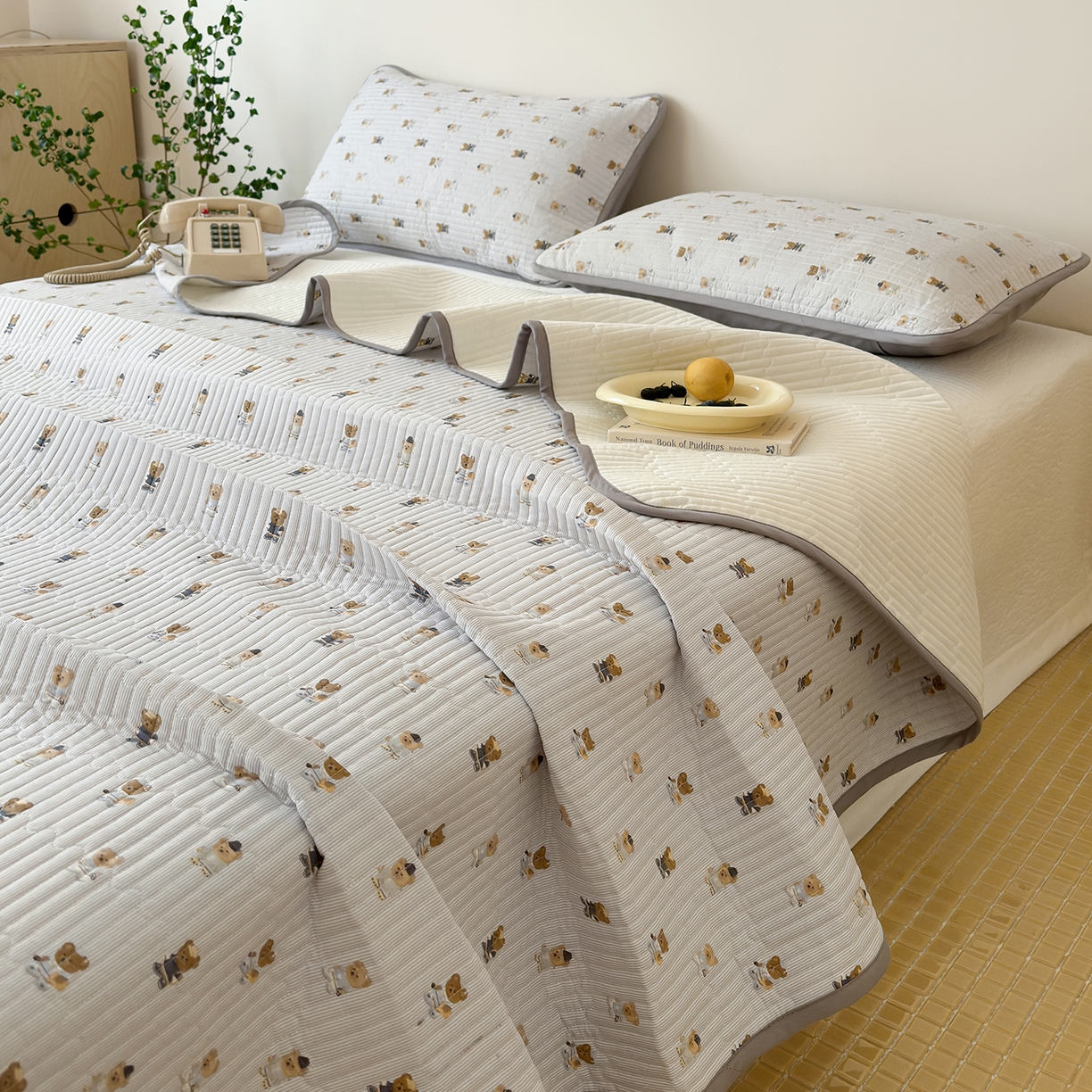 漫时光 2026新款纯棉小清新棉花夹层床盖 条纹灰熊