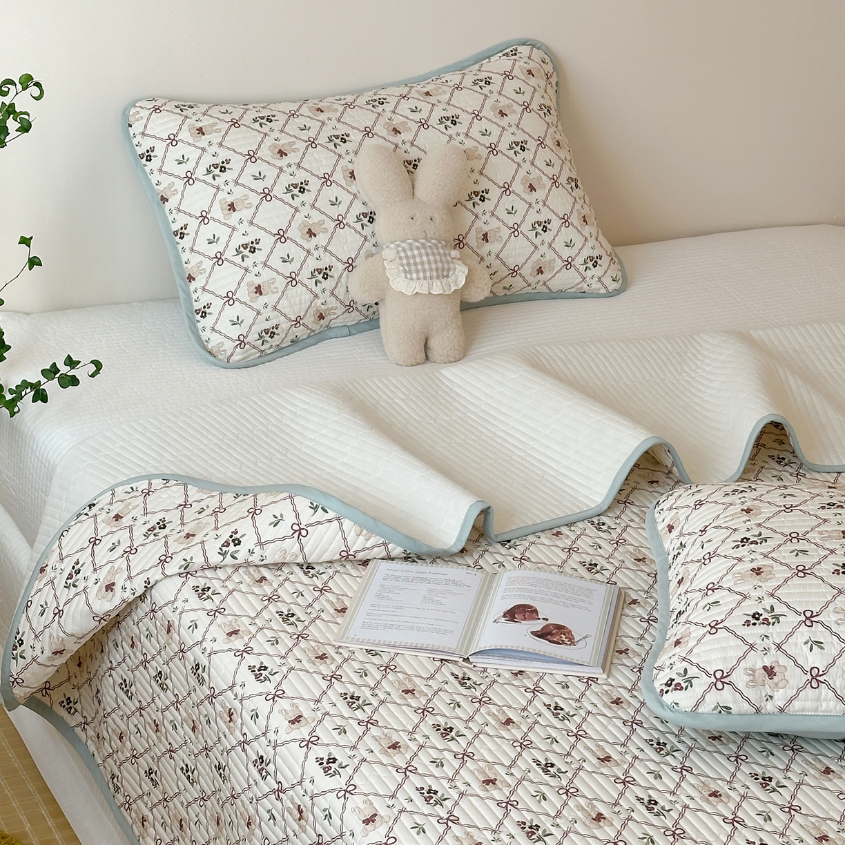 91家纺网 家纺一手货源 找家纺 漫时光 2026新款纯棉小清新棉花夹层床盖 凌格兔宝