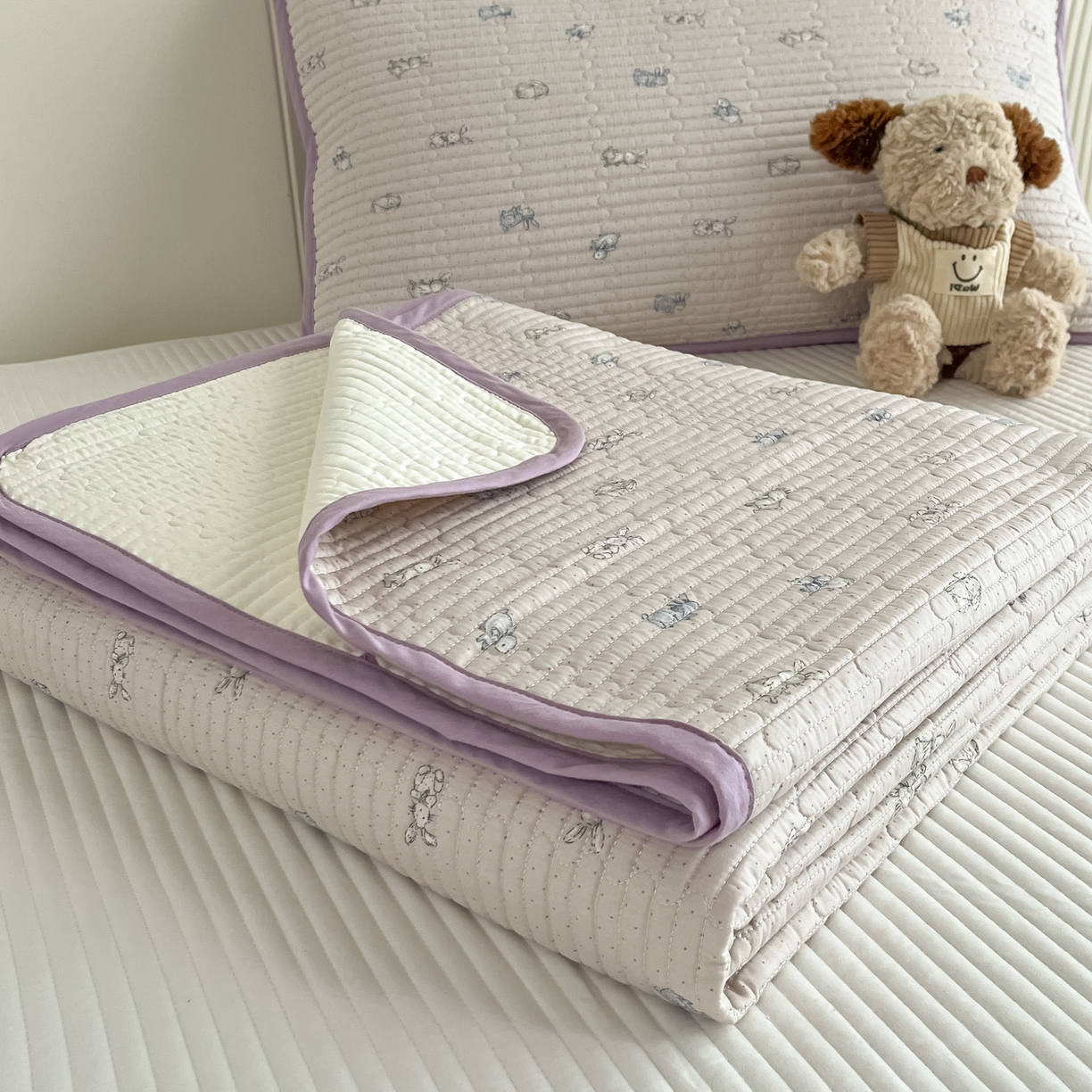 91家纺网 家纺一手货源 找家纺 漫时光 2026新款纯棉小清新棉花夹层床盖 芭比兔