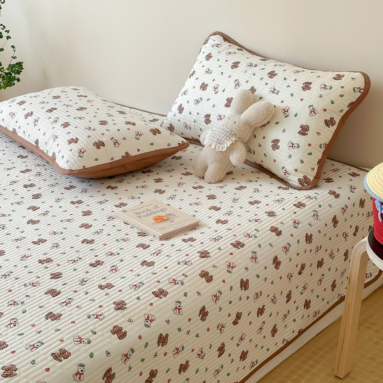 91家纺网 家纺一手货源 找家纺 漫时光 2026新款纯棉小清新棉花夹层床盖 奶茶汪汪