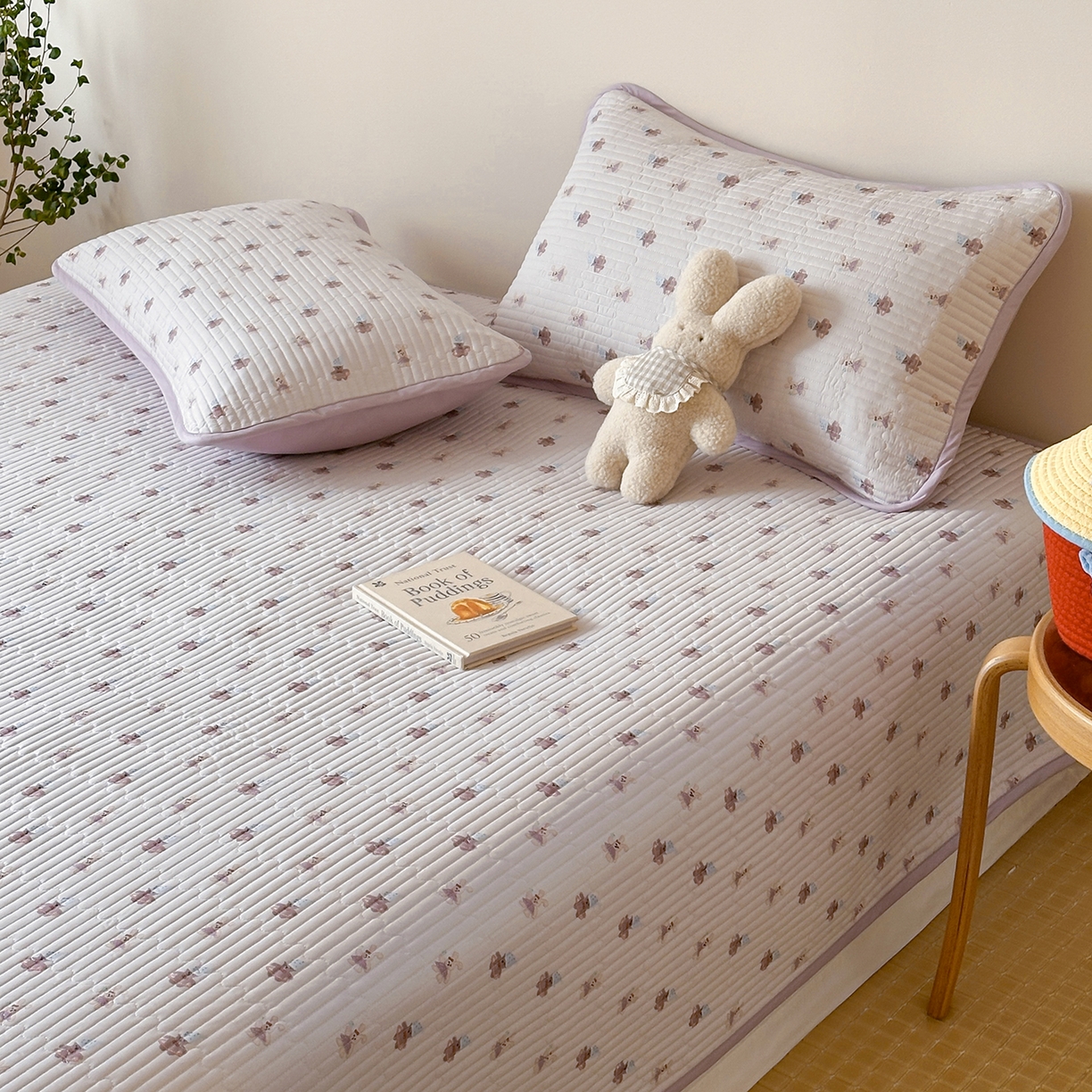 91家纺网 家纺一手货源 找家纺 漫时光 2026新款纯棉小清新棉花夹层床盖 萌萌紫兔