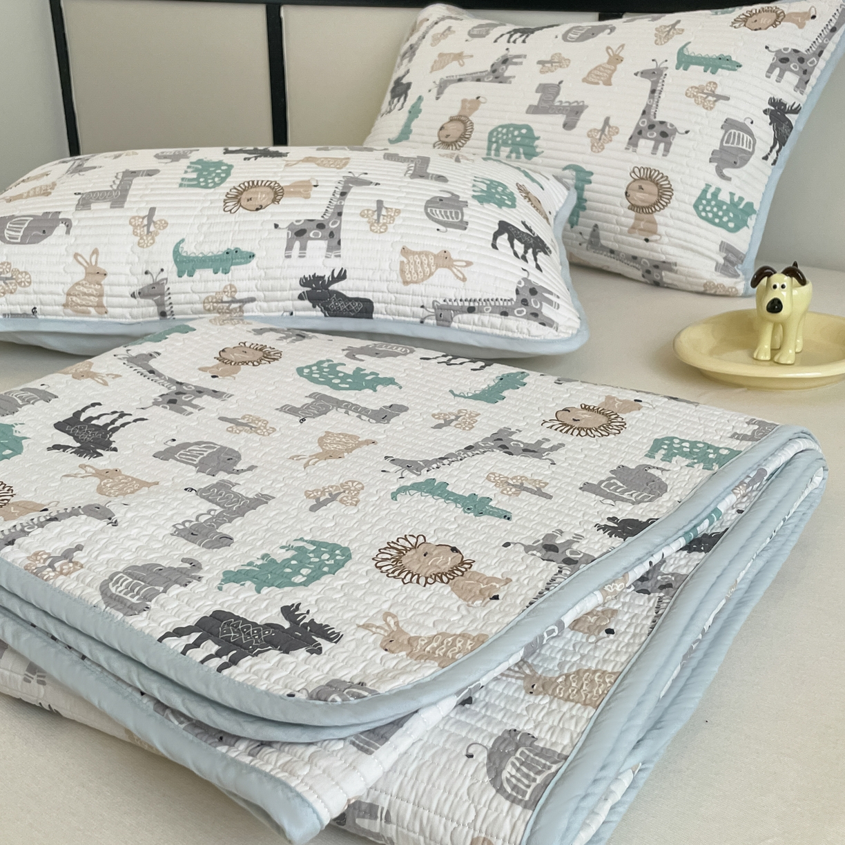 91家纺网 家纺一手货源 找家纺 漫时光 2026新款纯棉小清新棉花夹层床盖 动物世界