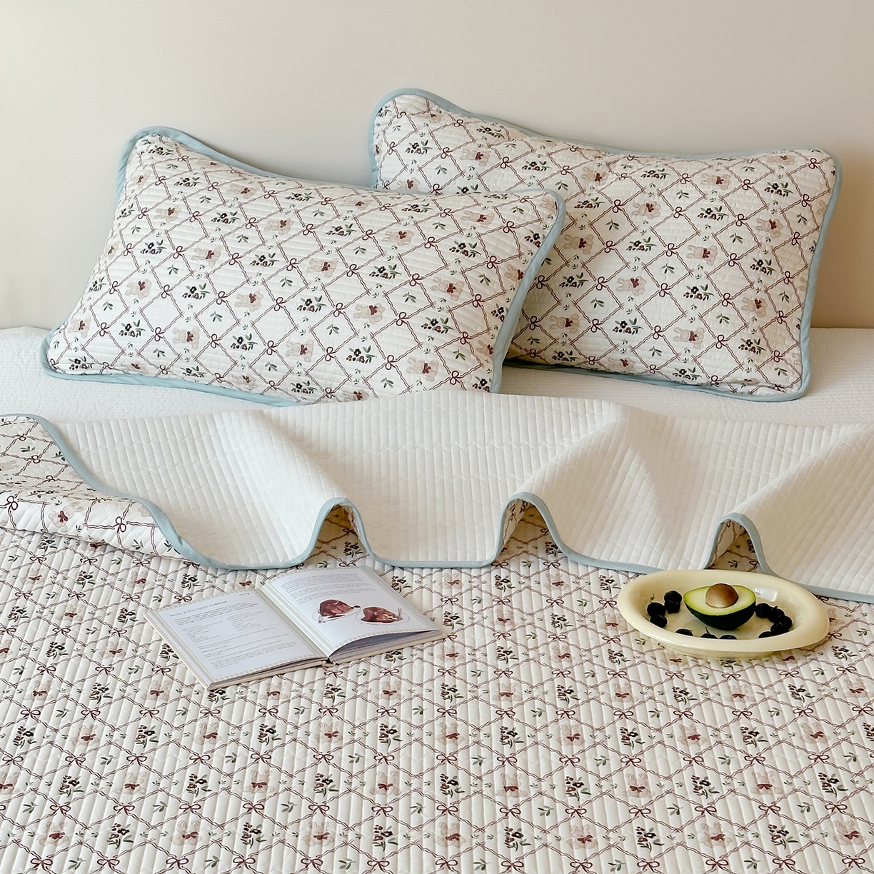 91家纺网 家纺一手货源 找家纺 漫时光 2026新款纯棉小清新棉花夹层床盖 凌格兔宝