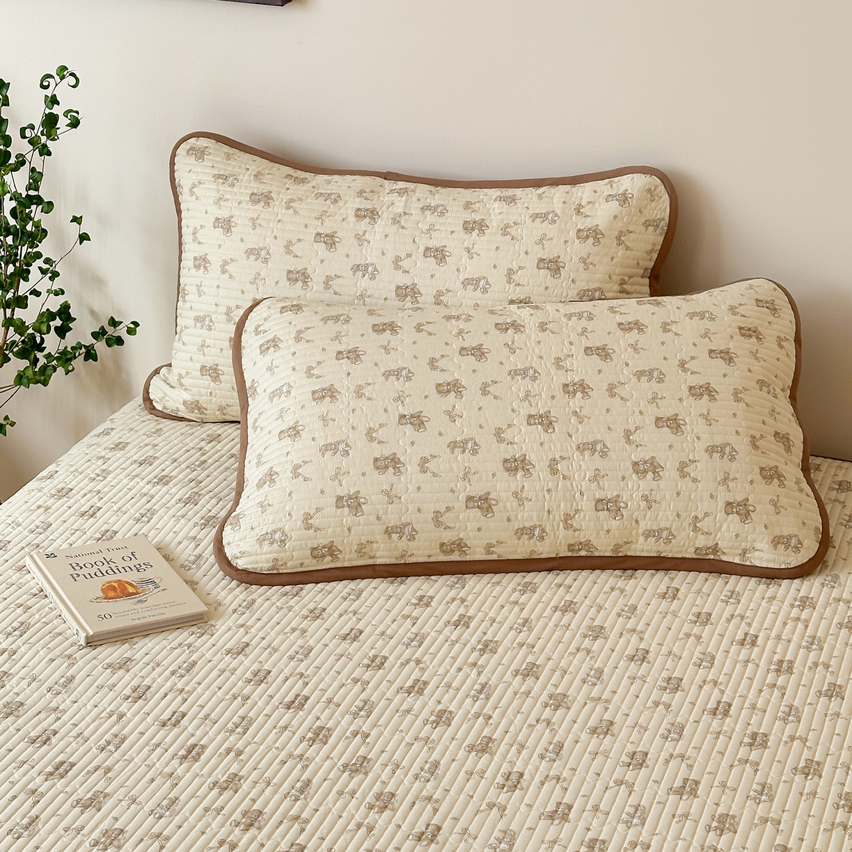 91家纺网 家纺一手货源 找家纺 漫时光 2026新款纯棉小清新棉花夹层床盖 杏萌熊