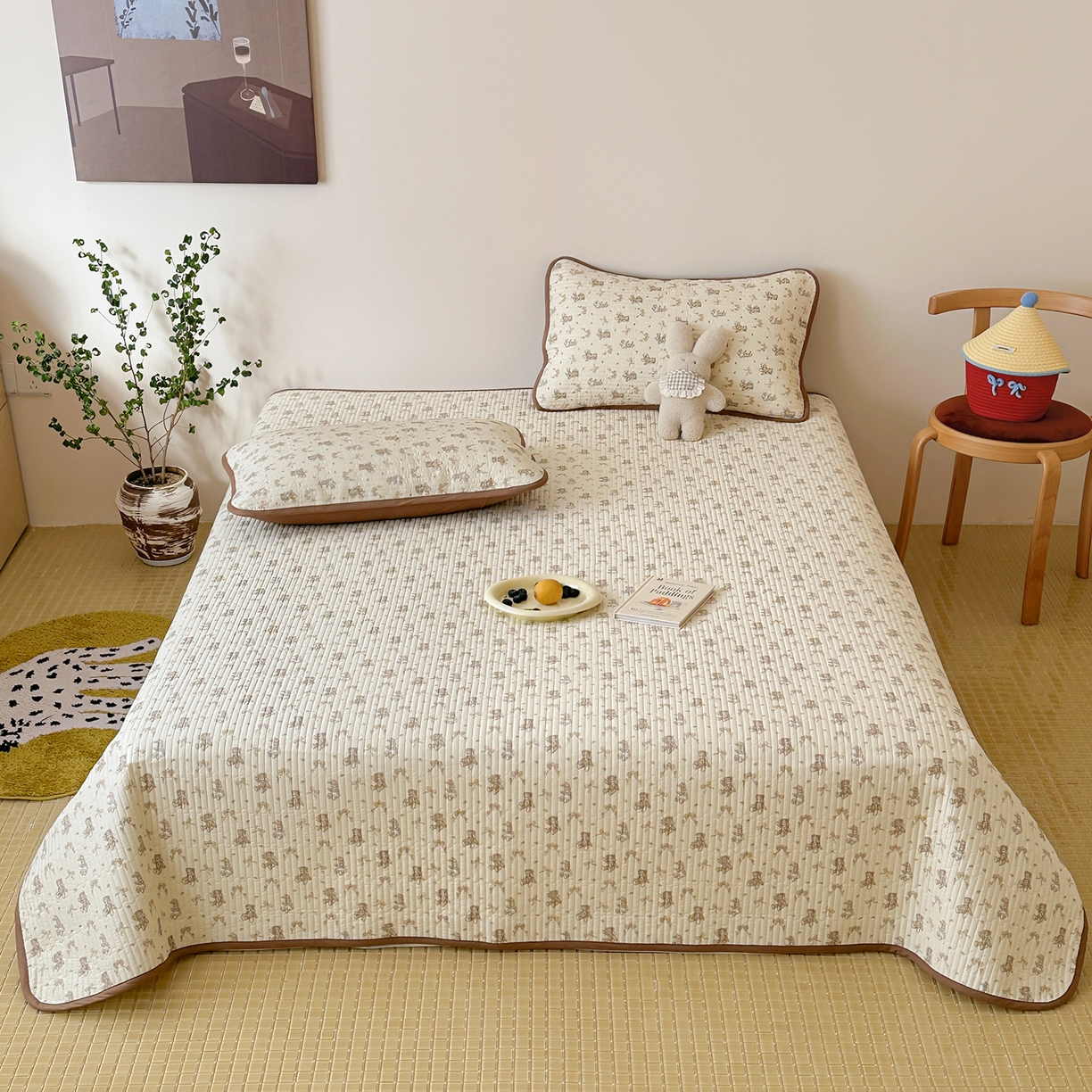 91家纺网 家纺一手货源 找家纺 漫时光 2026新款纯棉小清新棉花夹层床盖 杏萌熊