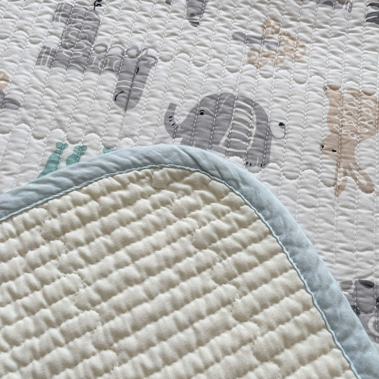 91家纺网 家纺一手货源 找家纺 漫时光 2026新款纯棉小清新棉花夹层床盖 动物世界