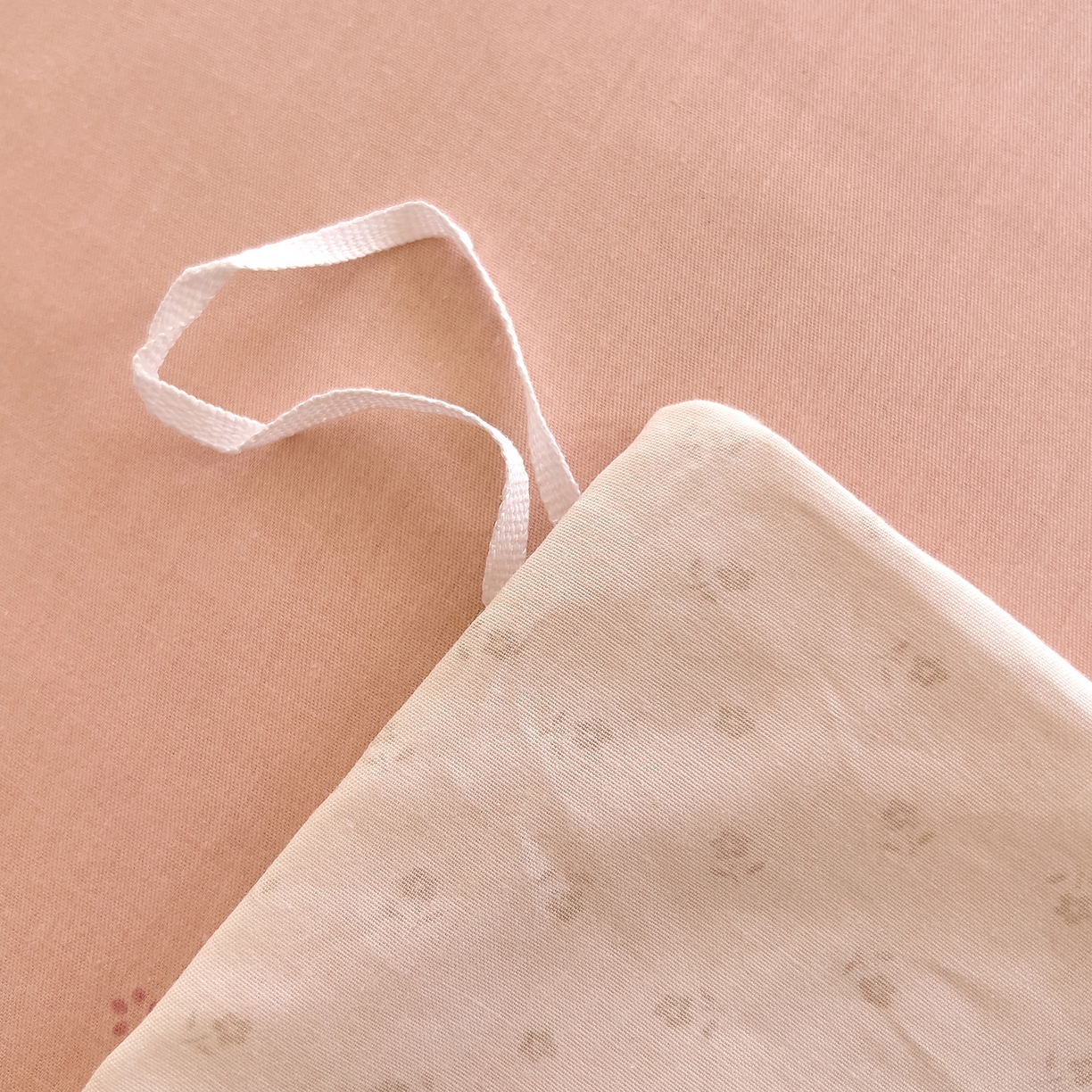 91家纺网 家纺一手货源 找家纺 DoDo 兜兜 2026新款40支全棉纯棉小碎花四件套（可定做尺寸） 草莓谷