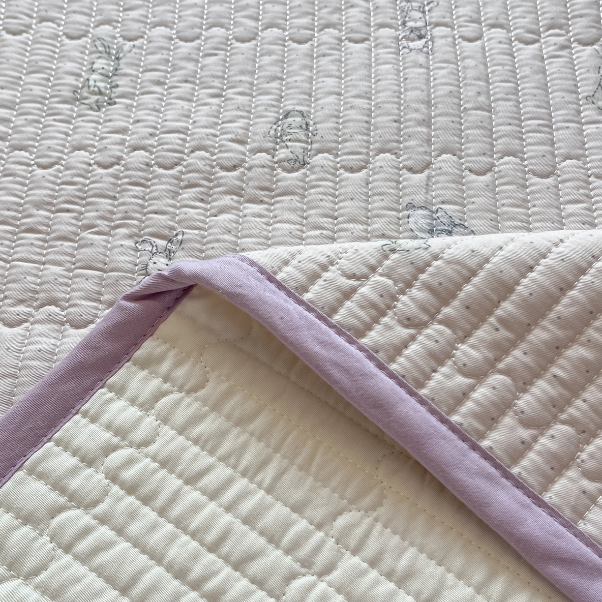 91家纺网 家纺一手货源 找家纺 漫时光 2026新款纯棉小清新棉花夹层床盖 芭比兔