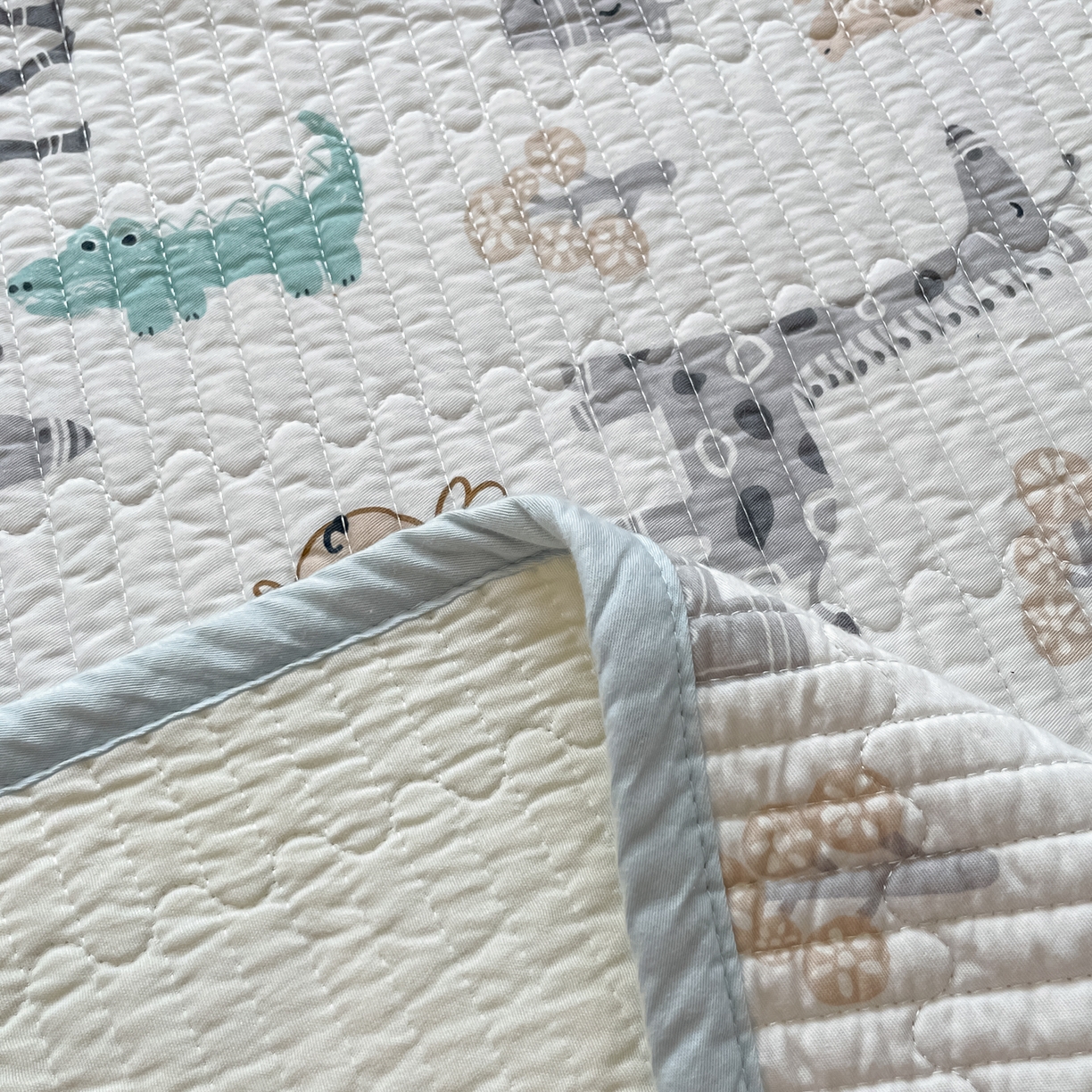 91家纺网 家纺一手货源 找家纺 漫时光 2026新款纯棉小清新棉花夹层床盖 动物世界