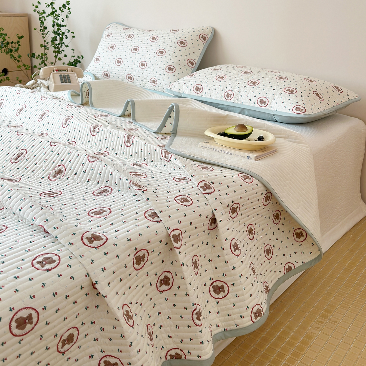 漫时光 2026新款纯棉小清新棉花夹层床盖 弗莱熊