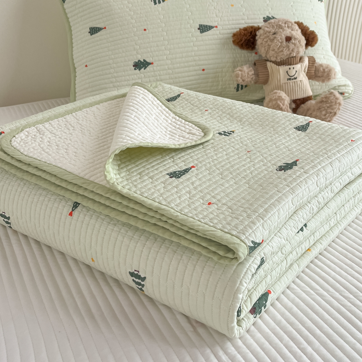 91家纺网 家纺一手货源 找家纺 漫时光 2026新款纯棉小清新棉花夹层床盖 圣诞树