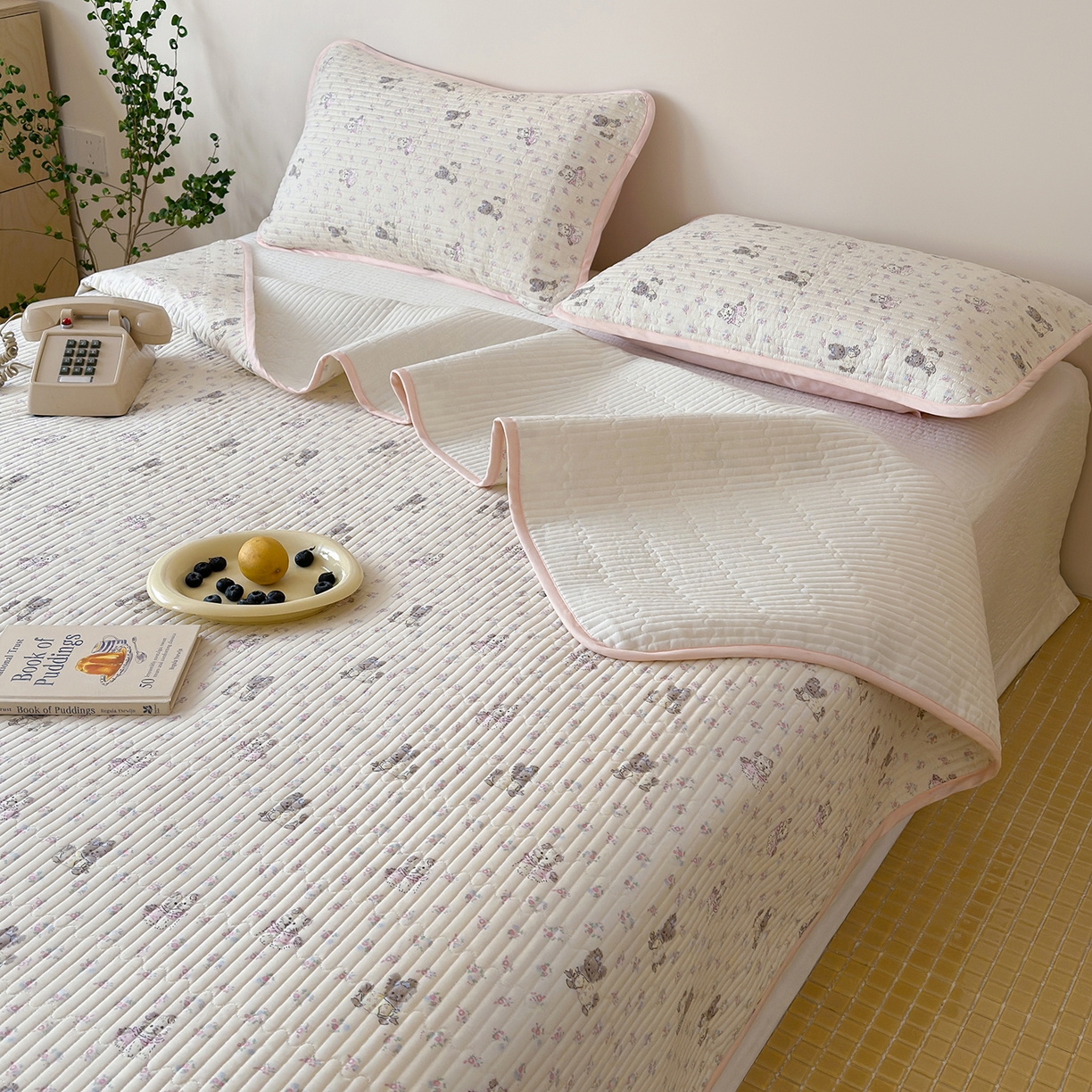 91家纺网 家纺一手货源 找家纺 漫时光 2026新款纯棉小清新棉花夹层床盖 可米宝贝