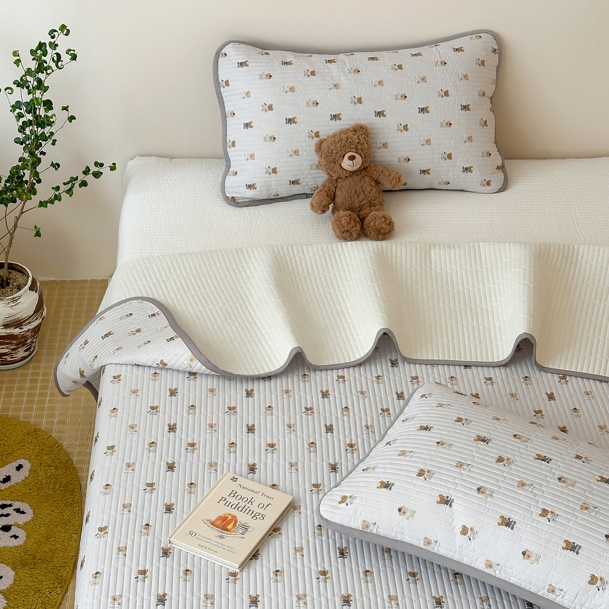 91家纺网 家纺一手货源 找家纺 漫时光 2026新款纯棉小清新棉花夹层床盖 条纹灰熊