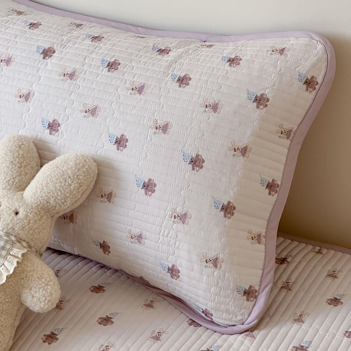 91家纺网 家纺一手货源 找家纺 漫时光 2026新款全棉新疆棉花夹层枕套单品 萌萌紫兔