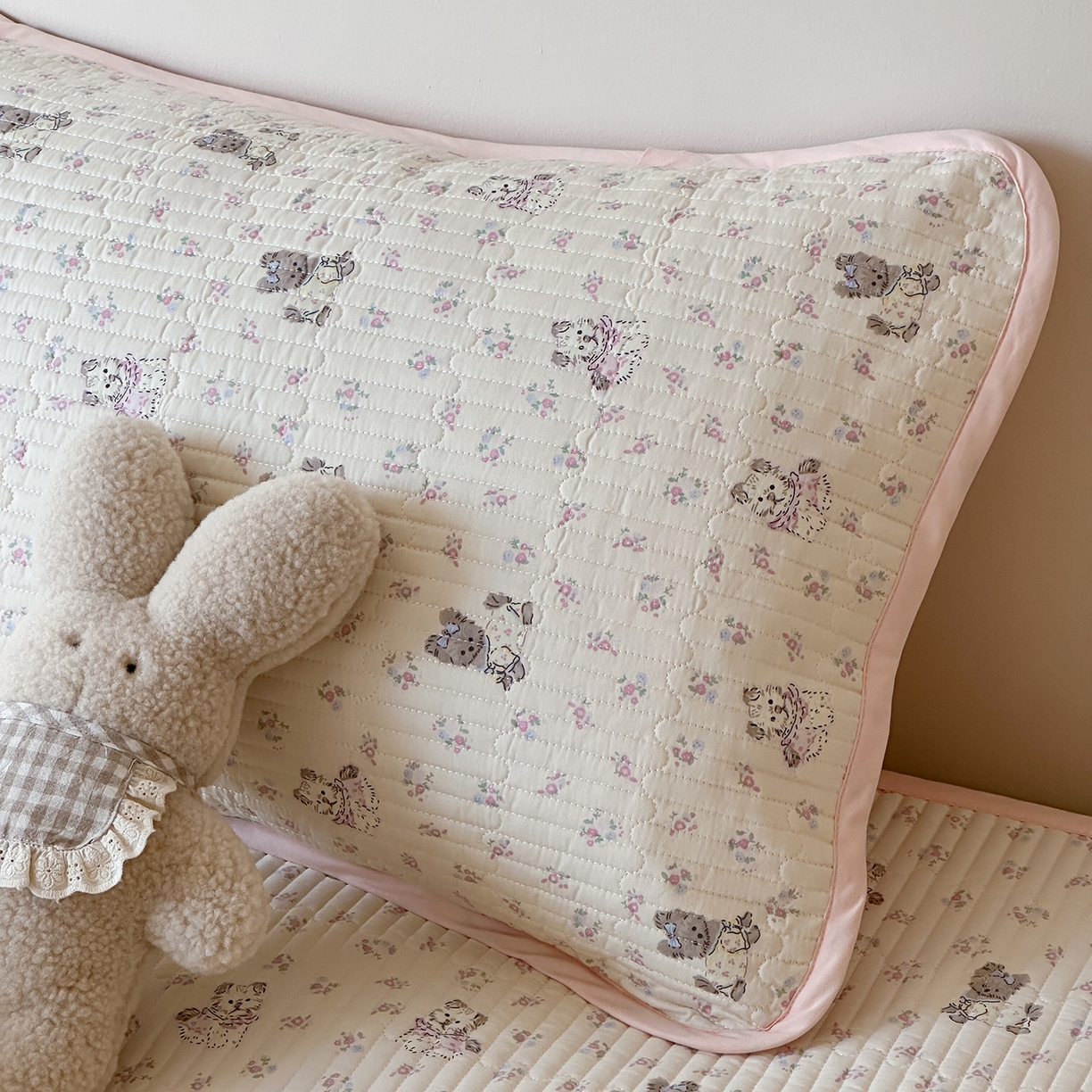 91家纺网 家纺一手货源 找家纺 漫时光 2026新款全棉新疆棉花夹层枕套单品 可米宝贝