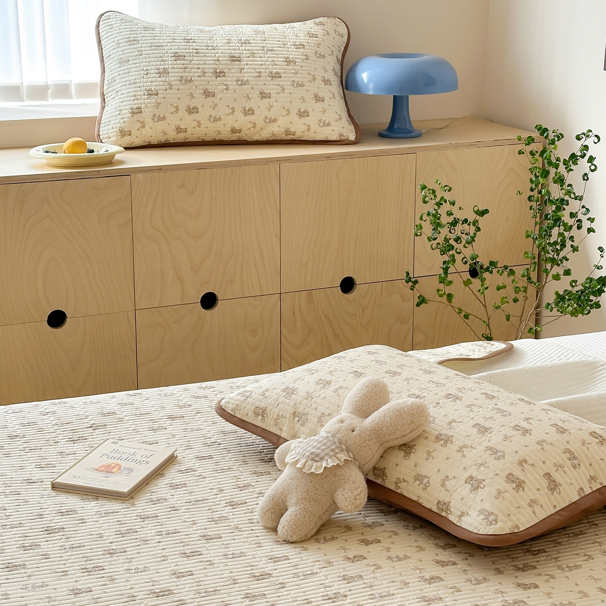 91家纺网 家纺一手货源 找家纺 漫时光 2026新款全棉新疆棉花夹层枕套单品 杏萌熊