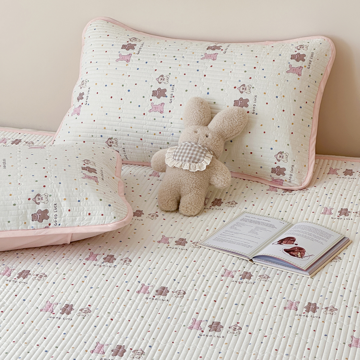 91家纺网 家纺一手货源 找家纺 漫时光 2026新款全棉新疆棉花夹层枕套单品 幸运派对