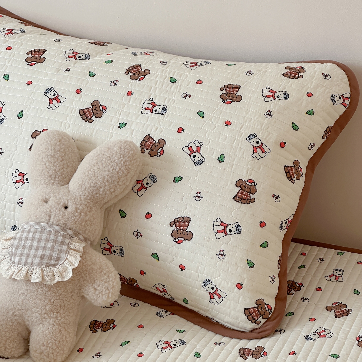 91家纺网 家纺一手货源 找家纺 漫时光 2026新款全棉新疆棉花夹层枕套单品 奶茶汪汪