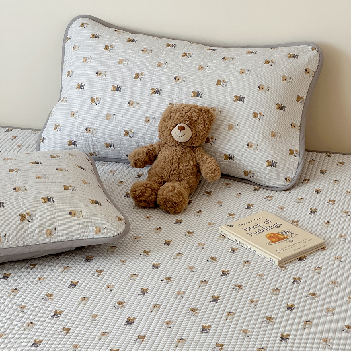 91家纺网 家纺一手货源 找家纺 漫时光 2026新款全棉新疆棉花夹层枕套单品 条纹灰熊