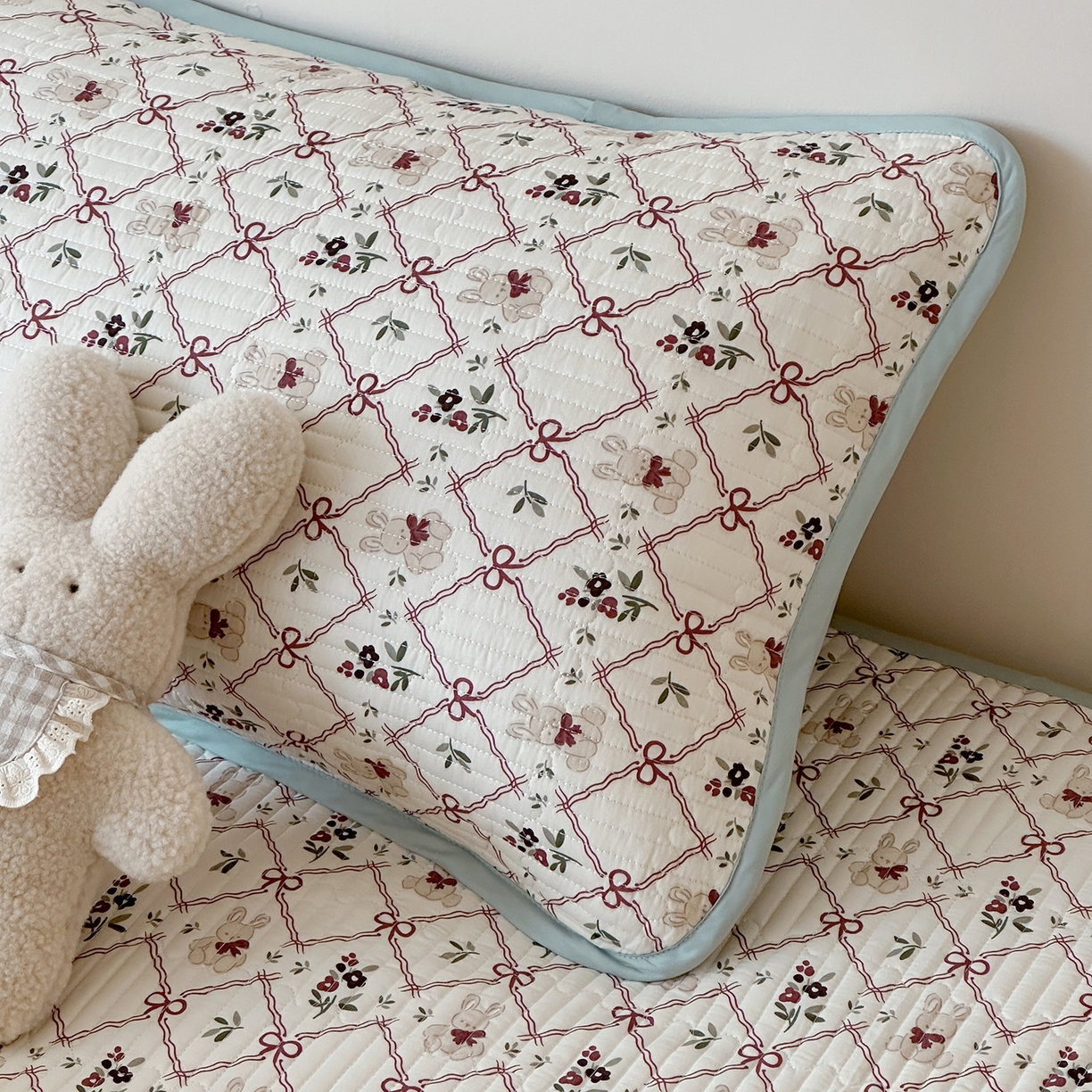 91家纺网 家纺一手货源 找家纺 漫时光 2026新款全棉新疆棉花夹层枕套单品 凌格兔宝