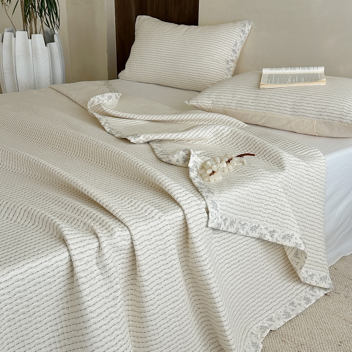 91家纺网 家纺一手货源 找家纺 （总）漫时光 2026新款全棉穿绳提花床盖-慢织