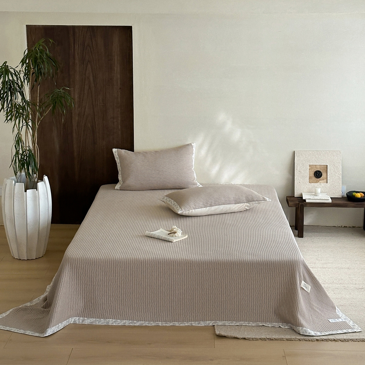 91家纺网 家纺一手货源 找家纺 漫时光 2026新款全棉穿绳提花床盖-慢织 慢织-浅棕