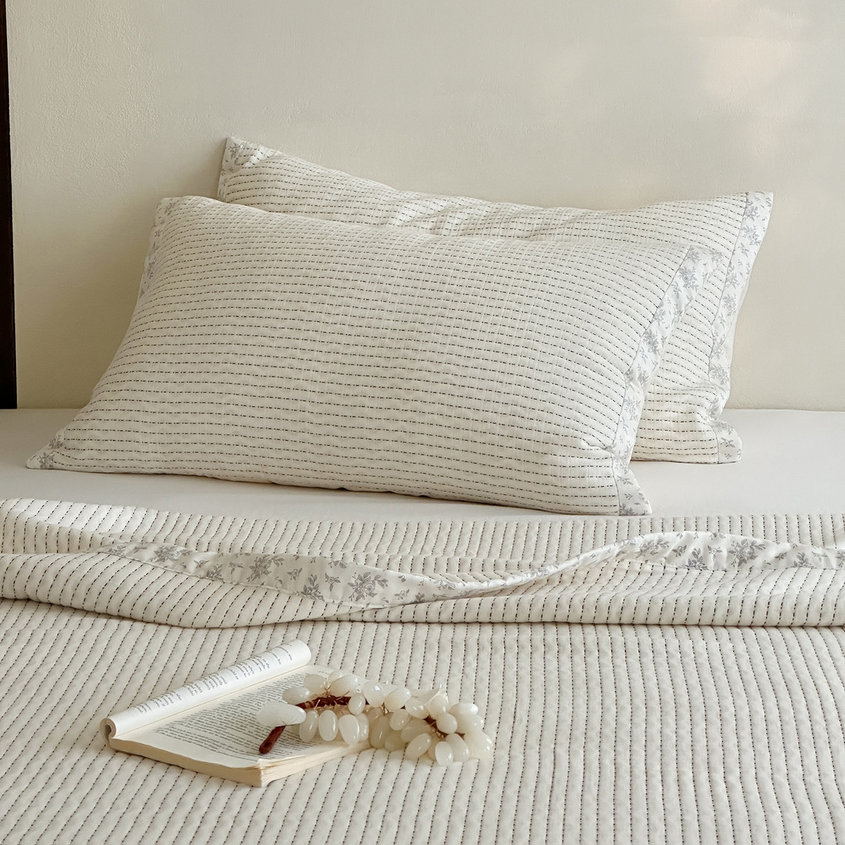 91家纺网 家纺一手货源 找家纺 漫时光 2026新款全棉穿绳提花床盖-慢织 慢织-白橡