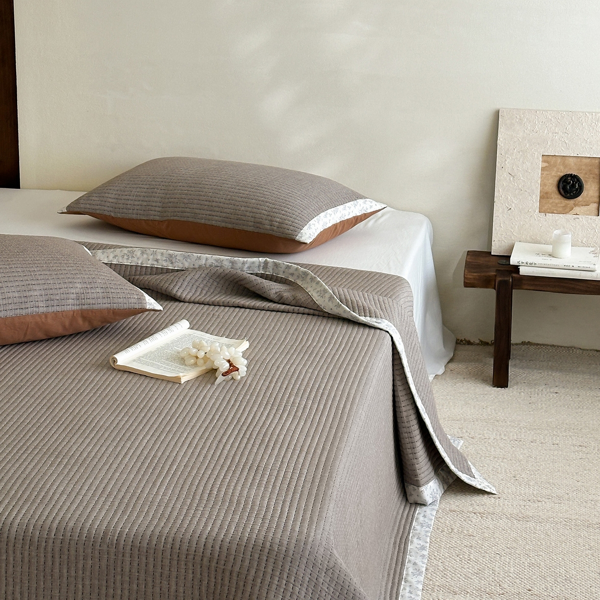 91家纺网 家纺一手货源 找家纺 漫时光 2026新款全棉穿绳提花床盖-慢织 慢织-暖棕