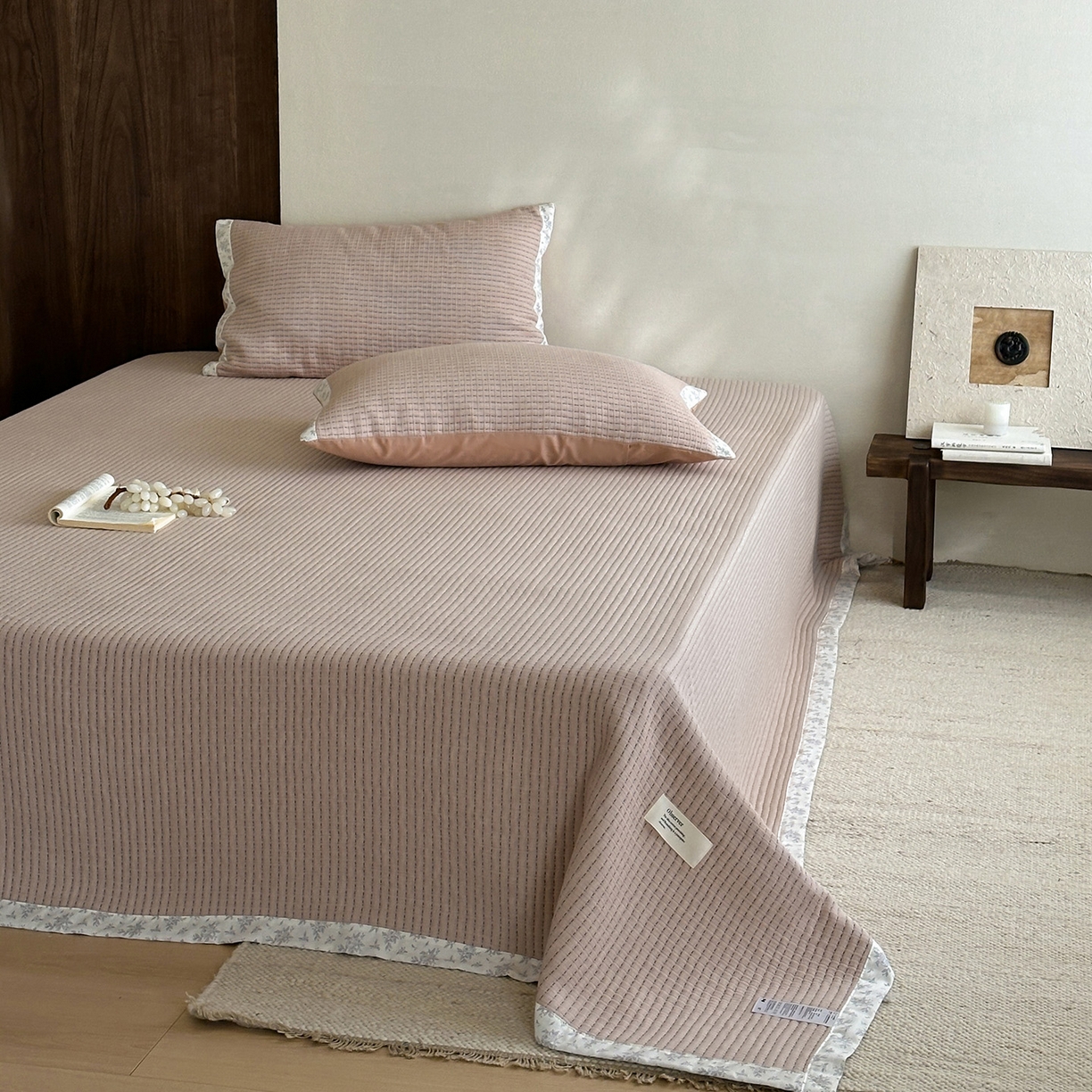 91家纺网 家纺一手货源 找家纺 漫时光 2026新款全棉穿绳提花床盖-慢织 慢织-粉糯