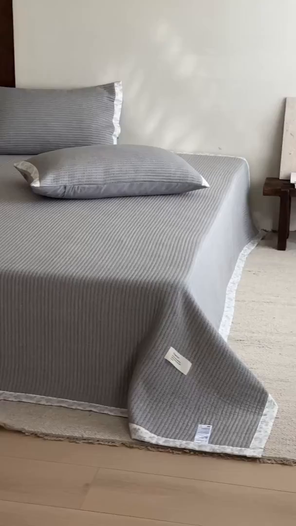 91家纺网 家纺一手货源 找家纺 漫时光 2026新款全棉穿绳提花床盖-慢织 慢织-灰谧