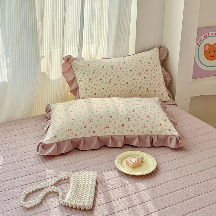 91家纺网 家纺一手货源 找家纺 斯卡诺家纺 2026新款韩版花边古法水洗仿棉床盖四件套花边床单四件套 爱心樱桃-韩版花边