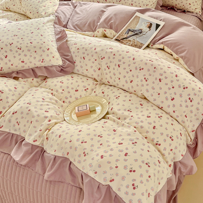 91家纺网 家纺一手货源 找家纺 斯卡诺家纺 2026新款韩版花边古法水洗仿棉床盖四件套花边床单四件套 爱心樱桃-韩版花边