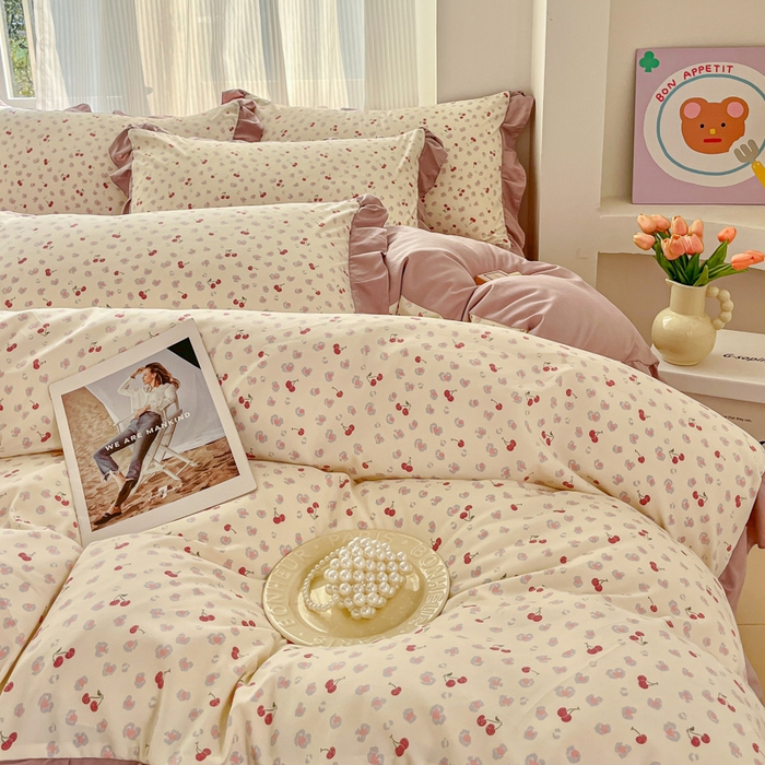 91家纺网 家纺一手货源 找家纺 斯卡诺家纺 2026新款韩版花边古法水洗仿棉床盖四件套花边床单四件套 爱心樱桃-韩版花边