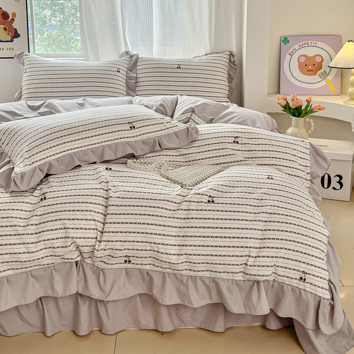 91家纺网 家纺一手货源 找家纺 斯卡诺家纺 2026新款韩版花边古法水洗仿棉床盖四件套花边床单四件套 灰樱桃-韩版花边