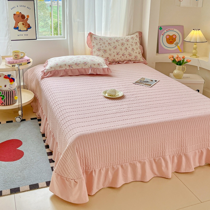 91家纺网 家纺一手货源 找家纺 斯卡诺家纺 2026新款韩版花边古法水洗仿棉床盖四件套花边床单四件套 红粉佳人-韩版花边