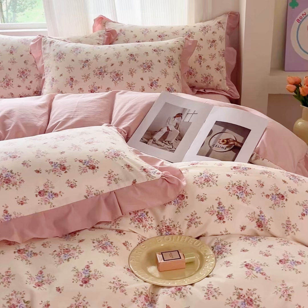 91家纺网 家纺一手货源 找家纺 斯卡诺家纺 2026新款韩版花边古法水洗仿棉床盖四件套花边床单四件套 红粉佳人-韩版花边