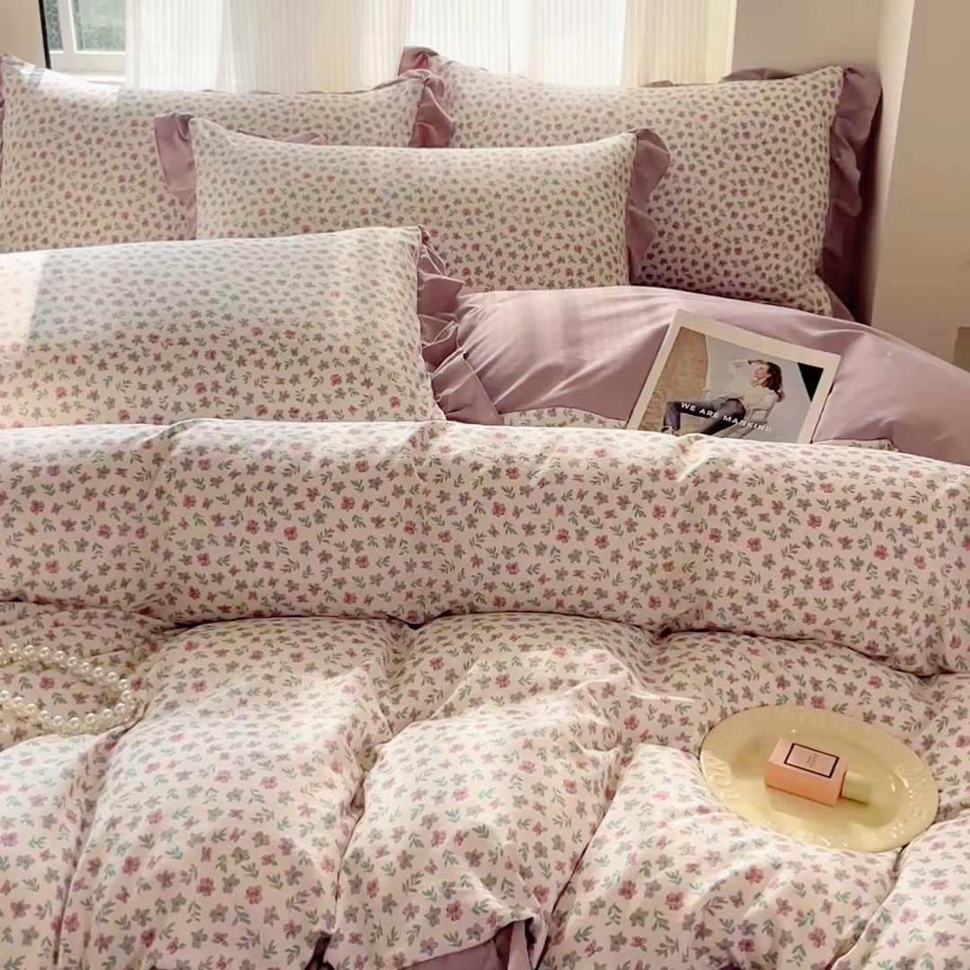 91家纺网 家纺一手货源 找家纺 斯卡诺家纺 2026新款韩版花边古法水洗仿棉床盖四件套花边床单四件套 小苍兰-韩版花边