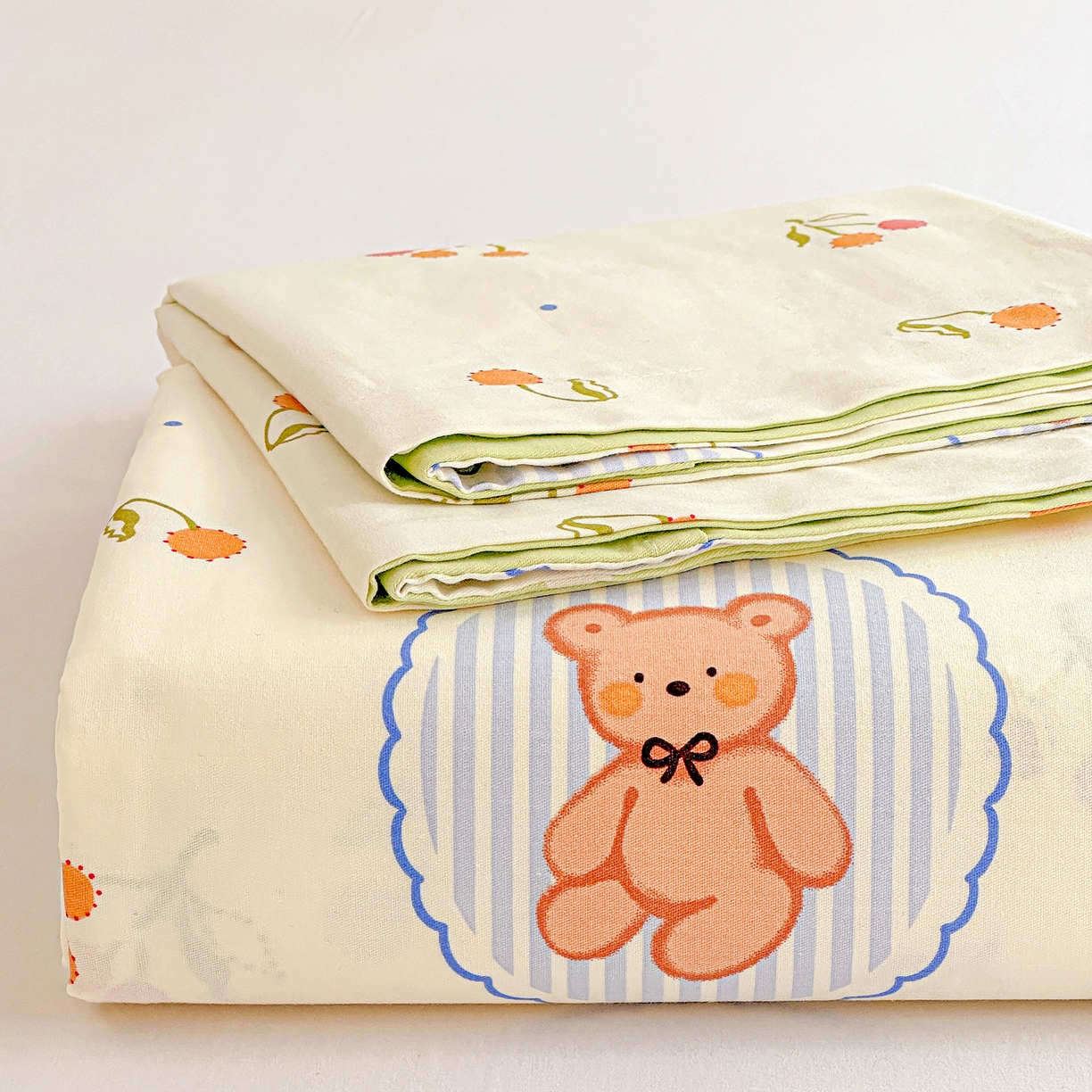 91家纺网 家纺一手货源 找家纺 恩泽家纺 2026春夏新款全棉纯棉12868印花四件套及单品系列-单床单床单单件 樱桃小熊